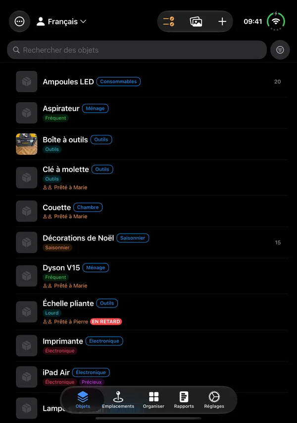 La liste des objets sur l'iPhone Duo ouvert, une seule page sur tout l'&eacute;cran