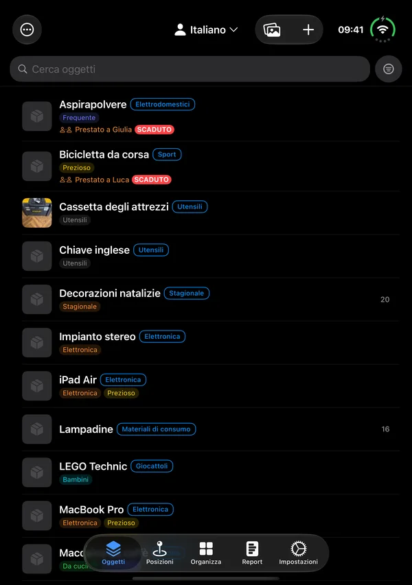 L'elenco degli oggetti su iPhone Duo aperto, una pagina su tutto lo schermo